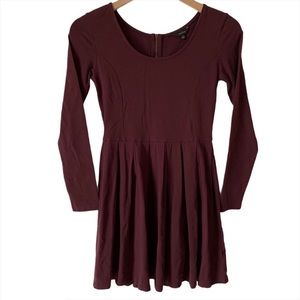 Aritzia Talula Size S Fit N Flare Dress Pleated